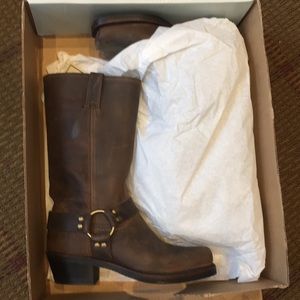 NWT Frye Women’s Harness 12r Boots